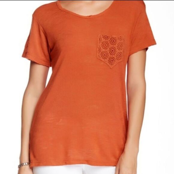 🤸♀️3 for 12🤸♂️ Bobeau Short Sleeve Crochet Pocket Tee - Picture 1 of 3